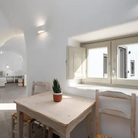 New Yiota Collection 4 & 4 Prive Jacuzzi Villa