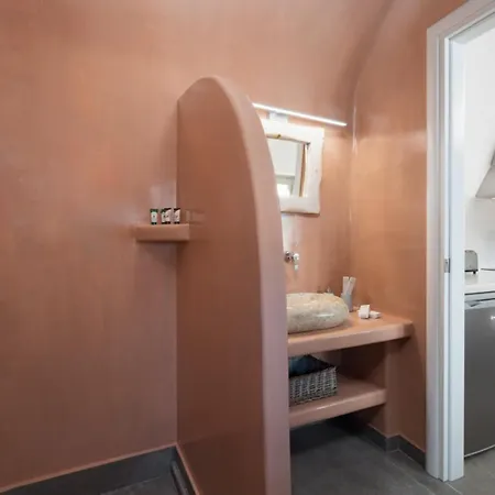 New Yiota Collection 4 & 4 Prive Jacuzzi * Megalochori (Santorini)