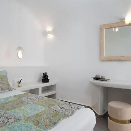 New Yiota Collection 4 & 4 Prive Jacuzzi *