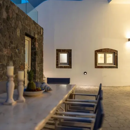 New Yiota Collection 4 & 4 Prive Jacuzzi Megalochori (Santorini)