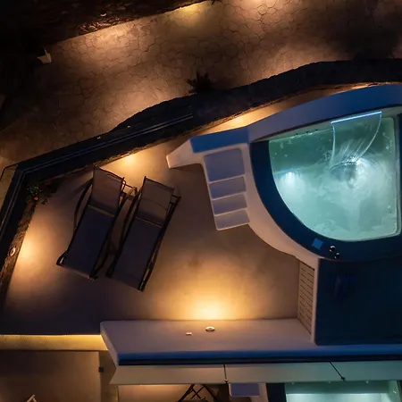 New Yiota Collection 4 & 4 Prive Jacuzzi Villa