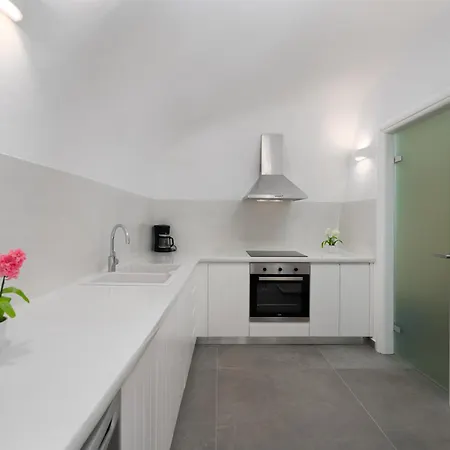 New Yiota Collection 4 & 4 Prive Jacuzzi Villa Megalochori (Santorini)