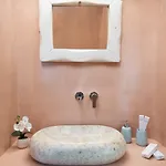New Yiota Collection 4 & 4 Prive Jacuzzi *