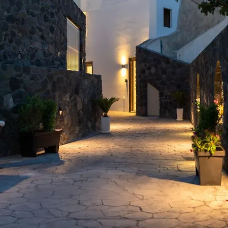 New Yiota Collection 4 & 4 Prive Jacuzzi *