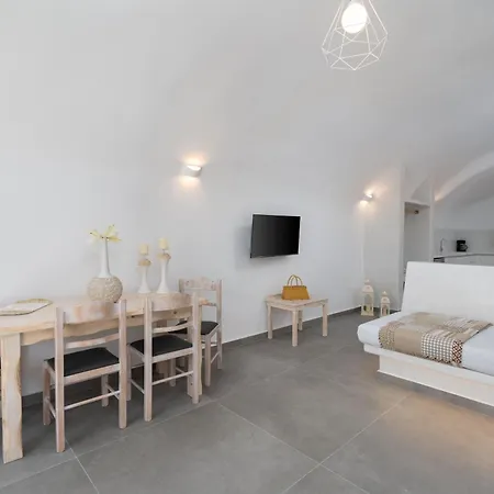 New Yiota Collection 3 & 3 Prive Jacuzzi Villa Megalochori (Santorini)