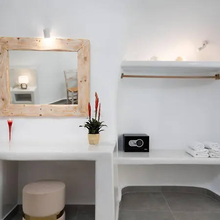 New Yiota Collection 3 & 3 Prive Jacuzzi * Megalochori (Santorini)