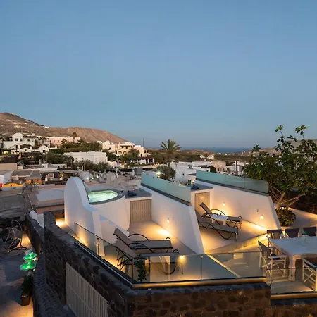 Villa New Yiota Collection 4 & 4 Prive Jacuzzi Megalochori (Santorini)