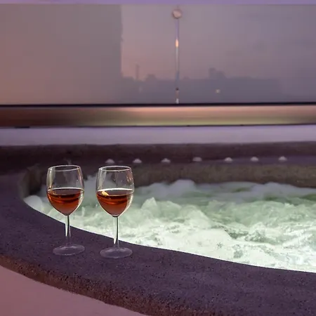 New Yiota Collection 3 & 3 Prive Jacuzzi *