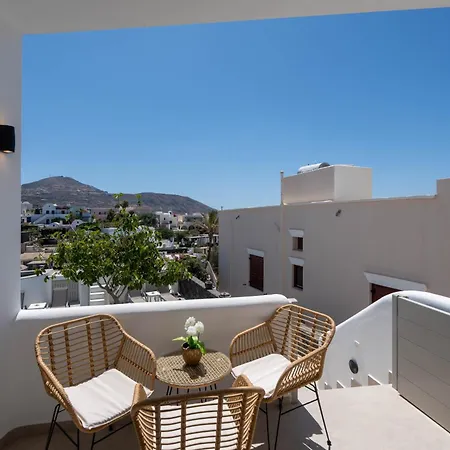 New Yiota Collection 4 & 4 Prive Jacuzzi Megalochori (Santorini)