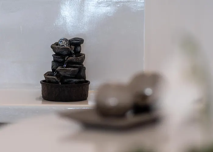 New Yiota Collection 4 & 4 Prive Jacuzzi *