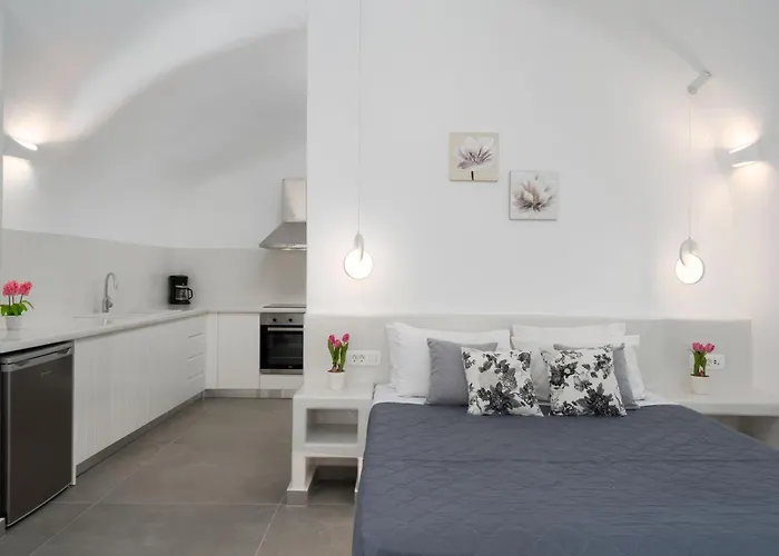 New Yiota Collection 4 & 4 Prive Jacuzzi *