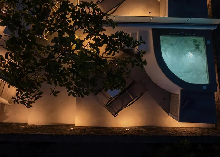 New Yiota Collection 4 & 4 Prive Jacuzzi Villa