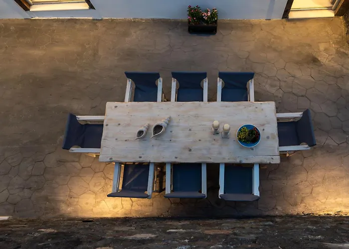 Villa New Yiota Collection 4 & 4 Prive Jacuzzi Megalochori (Santorini)