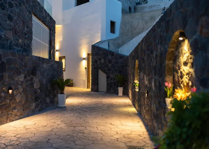 Villa New Yiota Collection 4 & 4 Prive Jacuzzi Megalochori (Santorini)