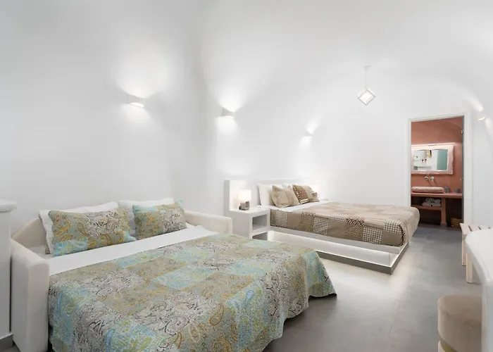 Villa New Yiota Collection 4 & 4 Prive Jacuzzi Megalochori (Santorini)