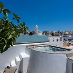 New Yiota Collection 4 & 4 Prive Jacuzzi *