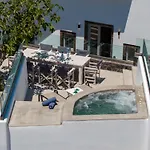 New Yiota Collection 4 & 4 Prive Jacuzzi Villa