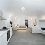 New Yiota Collection 4 & 4 Prive Jacuzzi