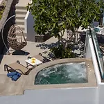 Villa New Yiota Collection 4 & 4 Prive Jacuzzi *