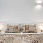 New Yiota Collection 4 & 4 Prive Jacuzzi Villa Megalokori
