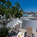 Villa New Yiota Collection 4 & 4 Prive Jacuzzi