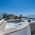 New Yiota Collection 4 & 4 Prive Jacuzzi Villa