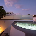 New Yiota Collection 4 & 4 Prive Jacuzzi