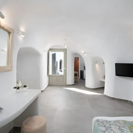 New Yiota Collection 4 & 4 Prive Jacuzzi *