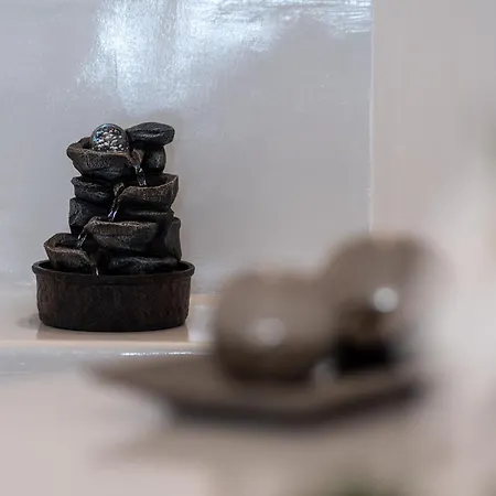 New Yiota Collection 4 & 4 Prive Jacuzzi *