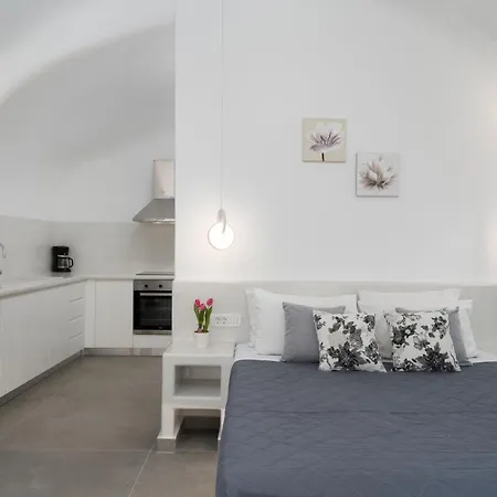 New Yiota Collection 4 & 4 Prive Jacuzzi *