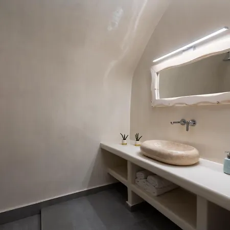 New Yiota Collection 4 & 4 Prive Jacuzzi *