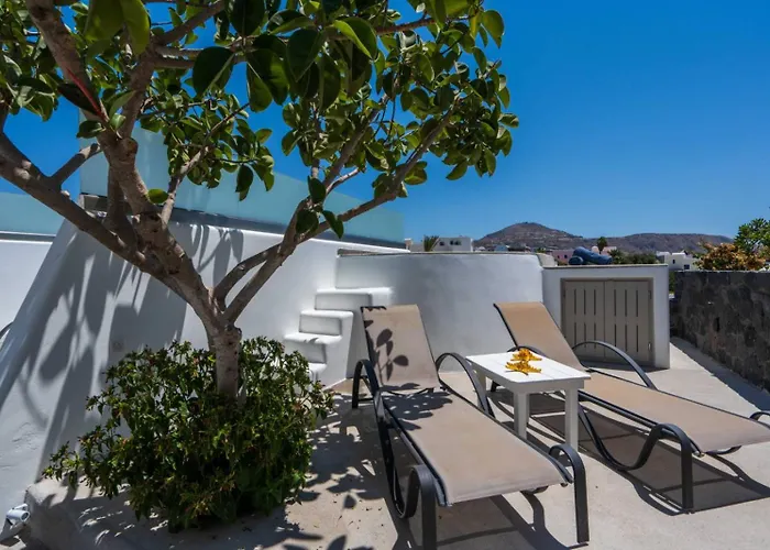 Villa New Yiota Collection 4 & 4 Prive Jacuzzi Megalochori (Santorini)