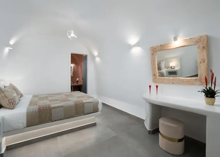 New Yiota Collection 4 & 4 Prive Jacuzzi Megalochori (Santorini)