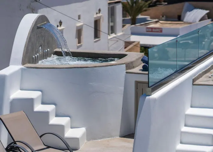 Villa New Yiota Collection 4 & 4 Prive Jacuzzi Megalochori (Santorini)