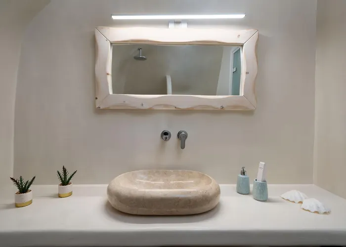 New Yiota Collection 4 & 4 Prive Jacuzzi *