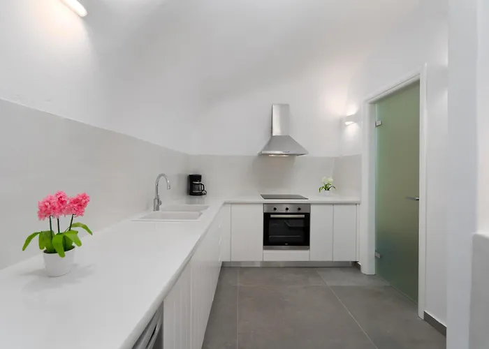 New Yiota Collection 4 & 4 Prive Jacuzzi Villa Megalochori (Santorini)