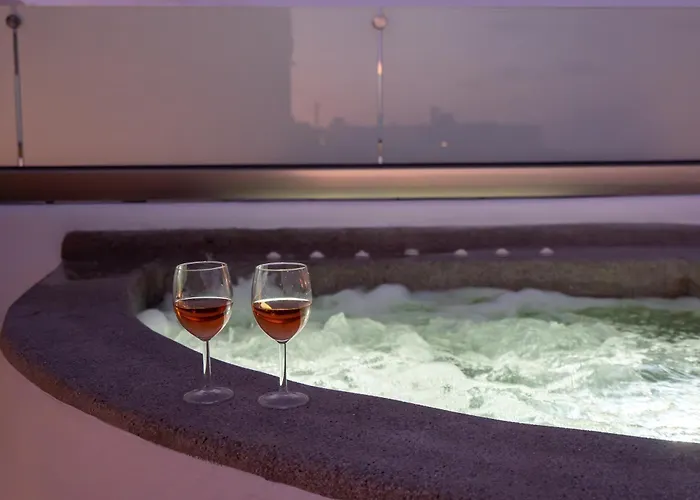 New Yiota Collection 4 & 4 Prive Jacuzzi *